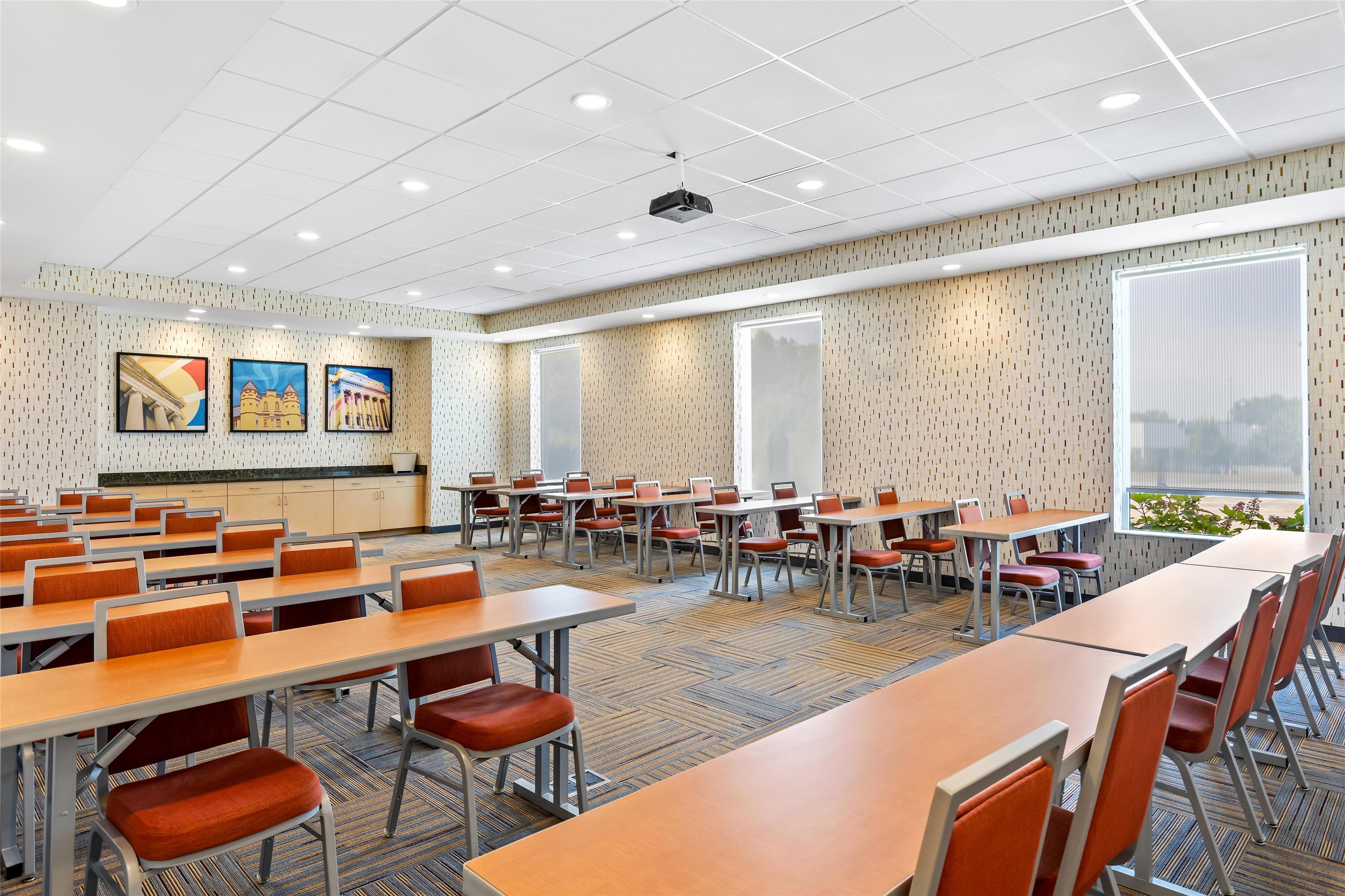 Meeting Room | Home2 Suites By Hilton Youngstown West - Austintown