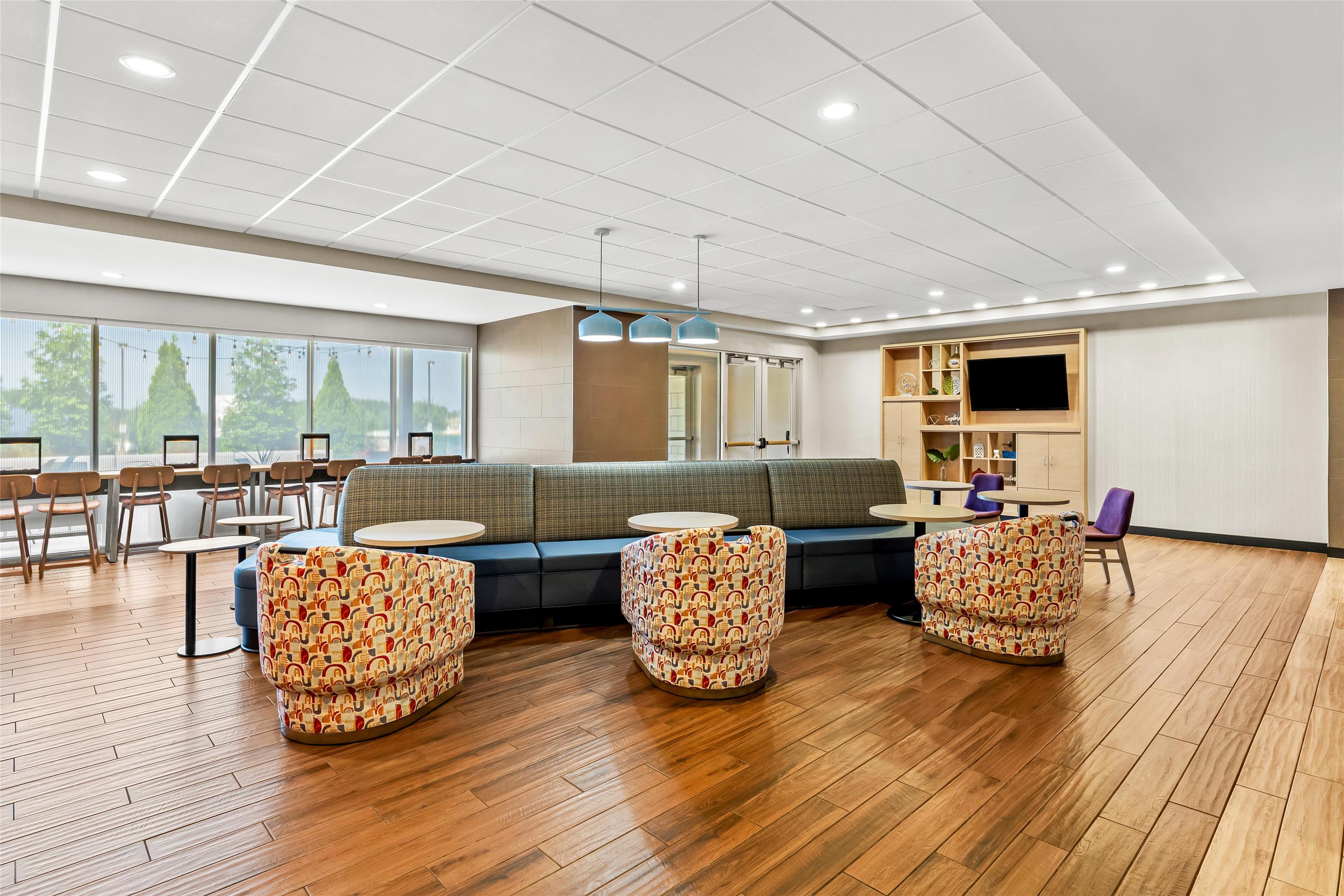 Lobby | Home2 Suites By Hilton Youngstown West - Austintown