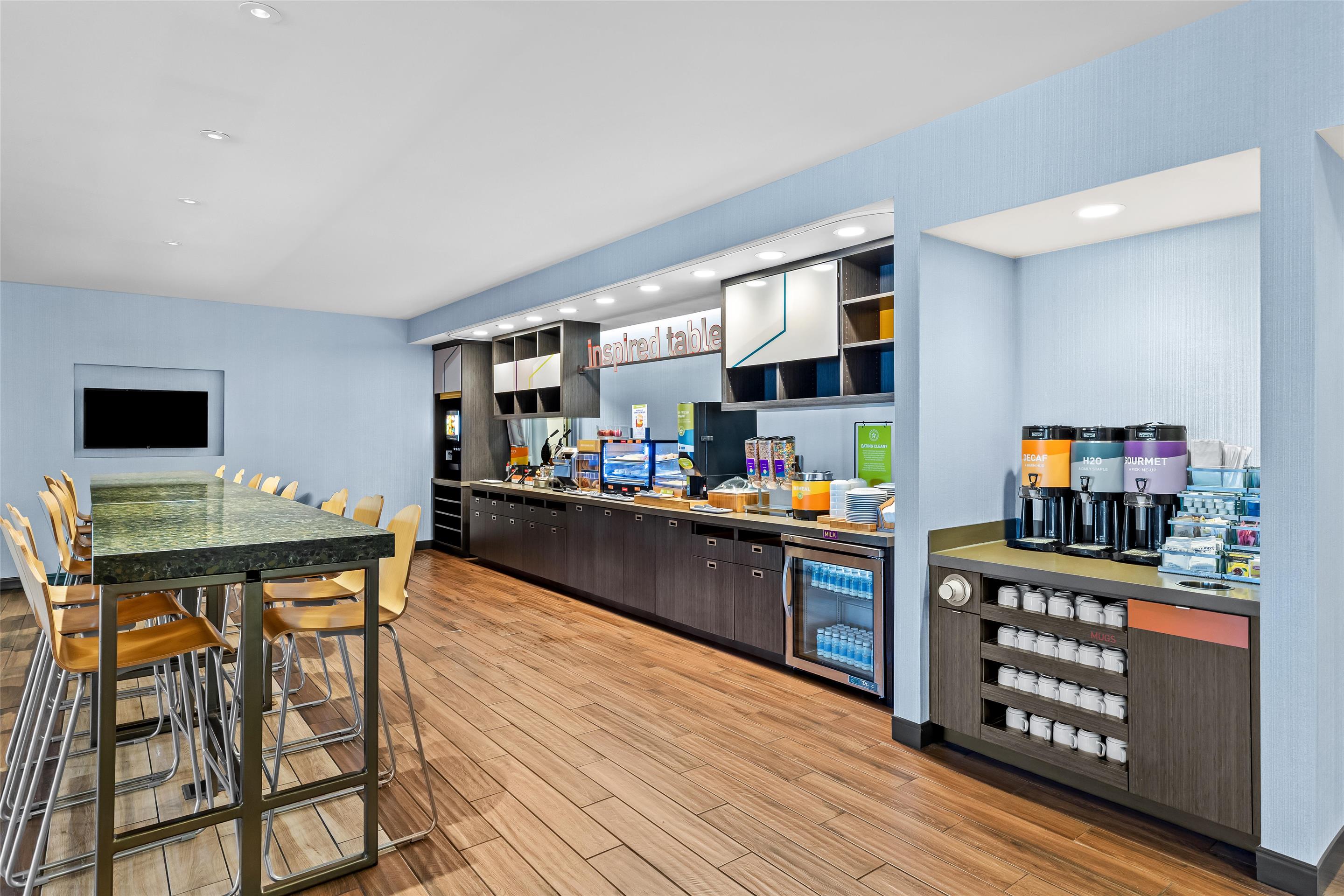 Breakfast Area | Home2 Suites By Hilton Youngstown West - Austintown
