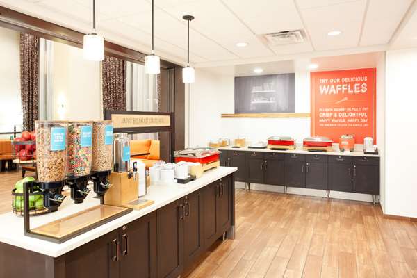 Amenities - Hampton Inn & Suites Niles