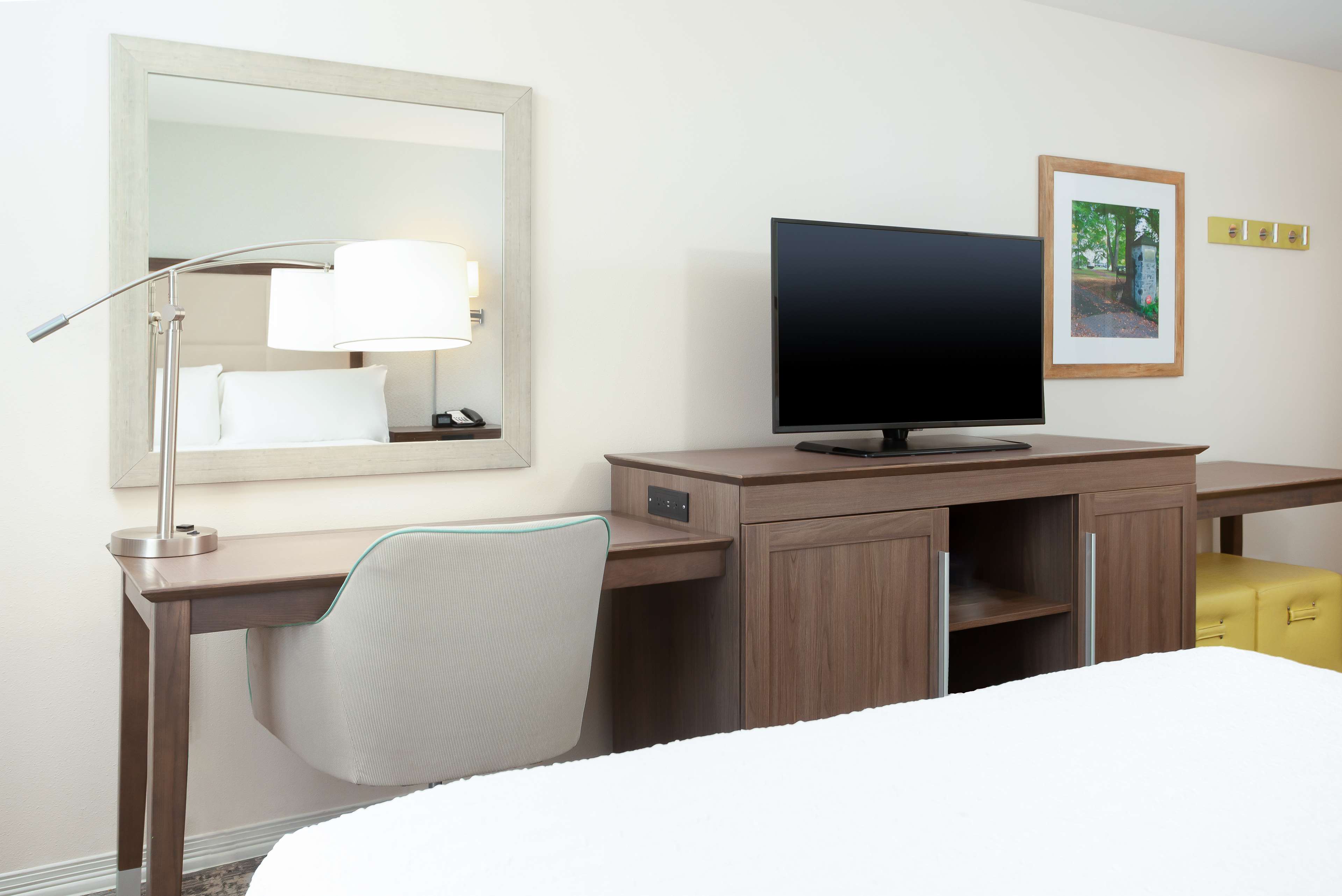 Hampton Inn & Suites Niles/Warren, OH Room Type - 2 QNS HEARING ACC NOSMOK