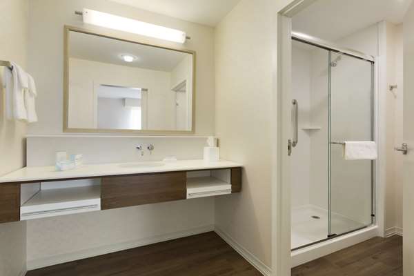  - Hampton Inn & Suites Niles