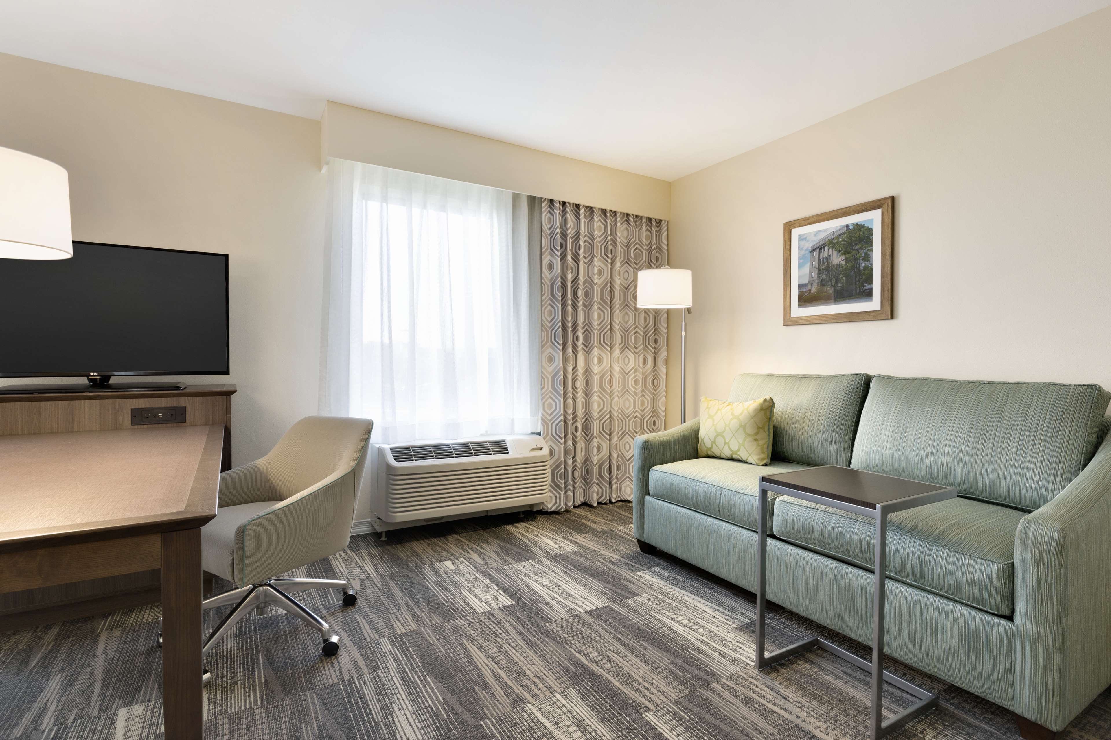 Hampton Inn & Suites Niles/Warren, OH Room Type - 1KN HEARING ACC STUDIO NS