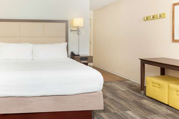 - Hampton Inn & Suites Niles