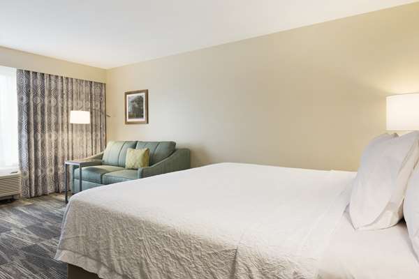  - Hampton Inn & Suites Niles