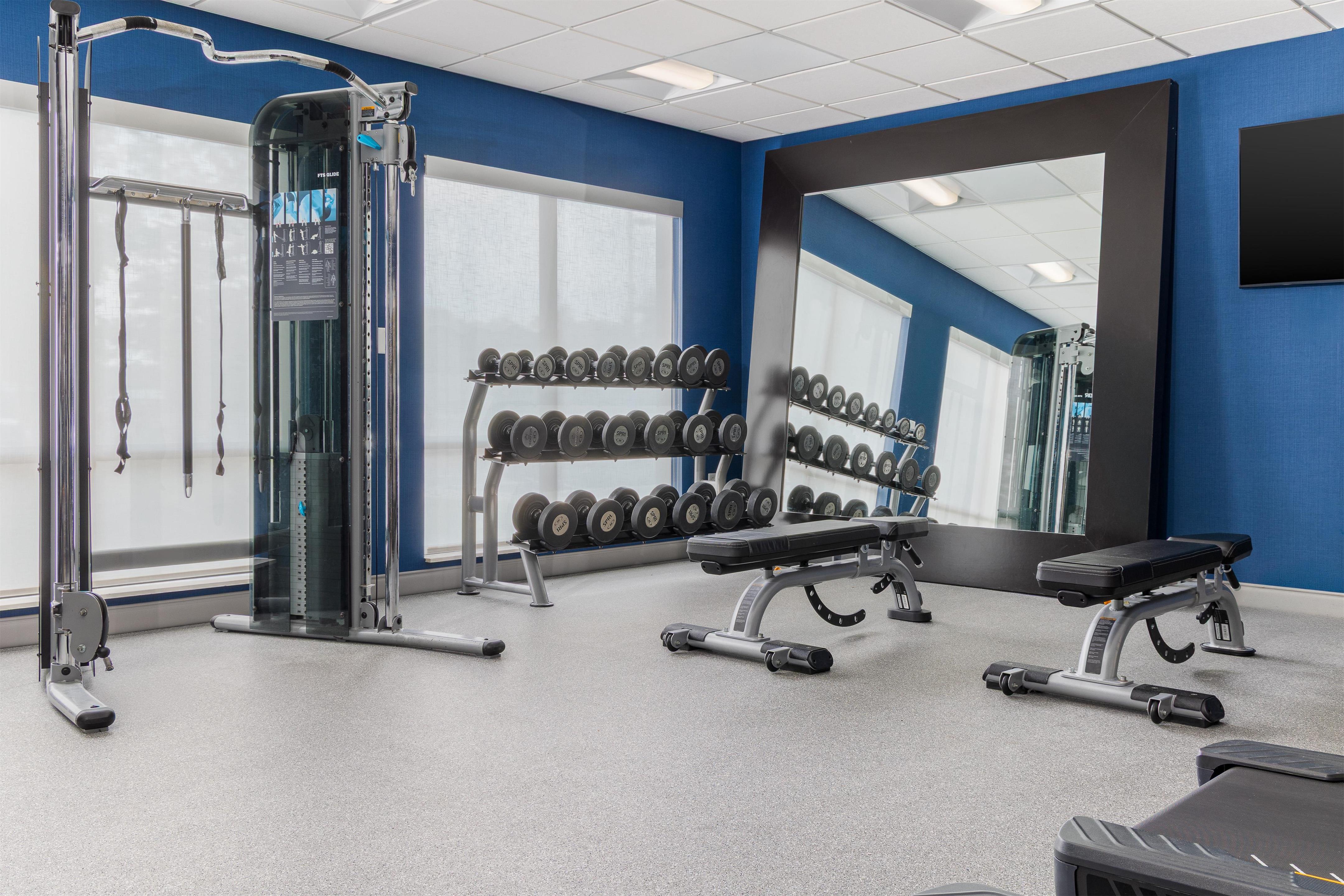 Health club fitness center gym | Hampton Inn & Suites Niles/Warren