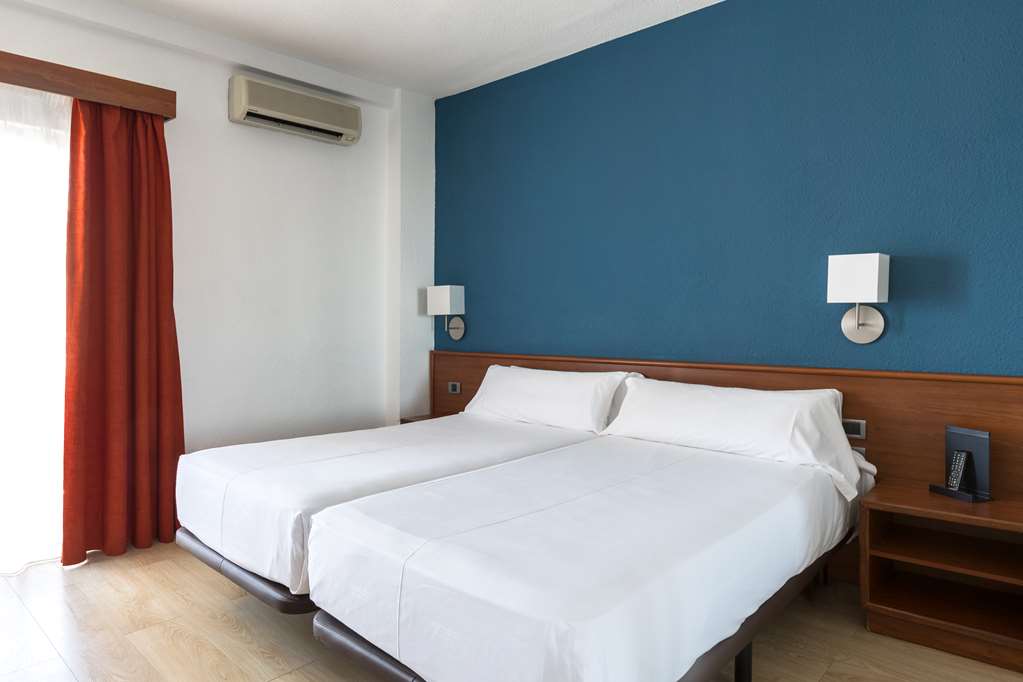 Catalonia Punta Del Rey-guestroom-Guest Room,On-Site.jpg