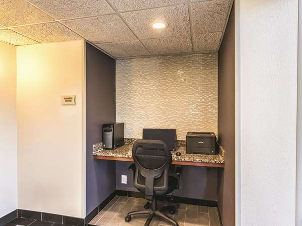 Conference Area - La Quinta Inn & Suites North Colorado Springs - I-25, Exit 150