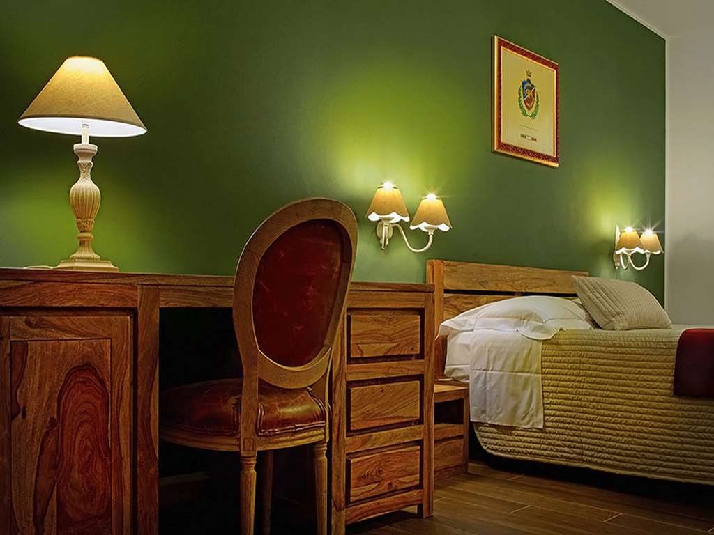 AGRITURISMO LA MALASPINA-guestroom-Guest Room,On-Site.jpg