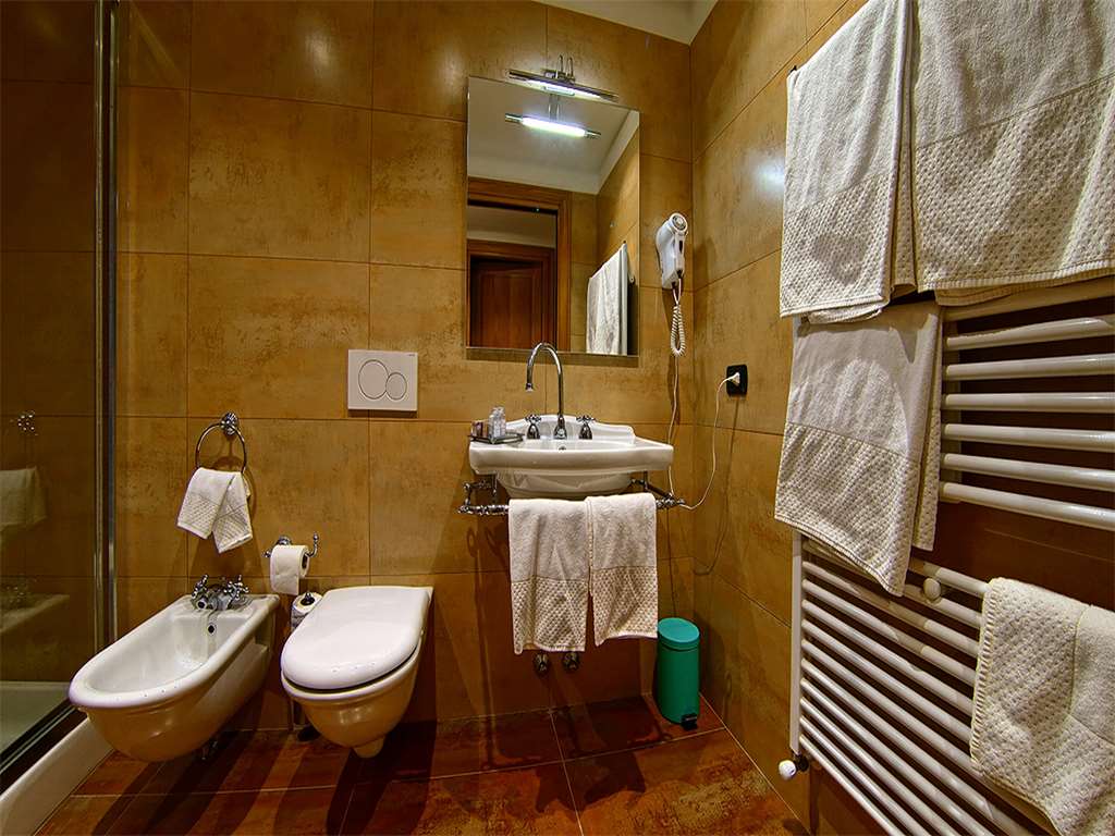 AGRITURISMO LA MALASPINA-guestroom-Guest Room,Bathroom,On-Site.jpg