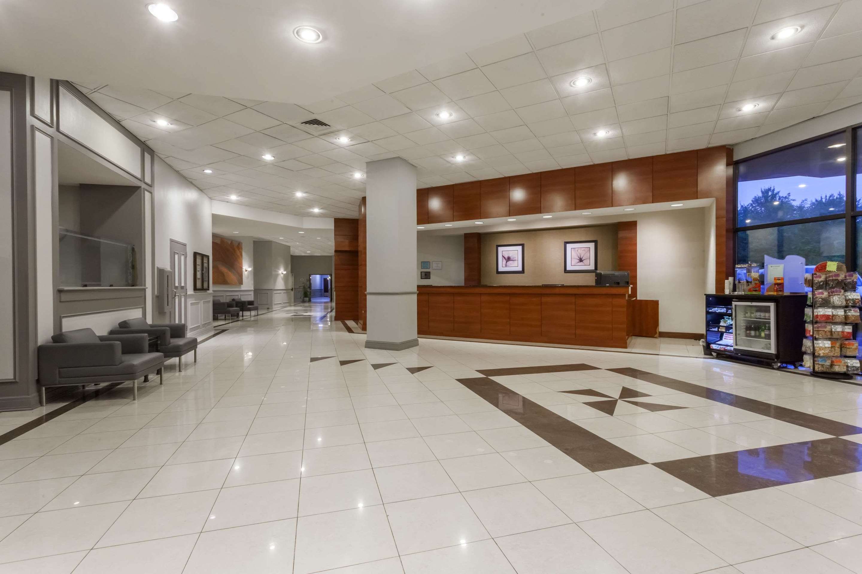 Lobby | Wyndham Southbury