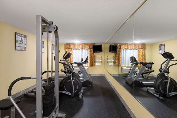 Fitness/ Exercise Room - Baymont Inn & Suites Fort Dodge