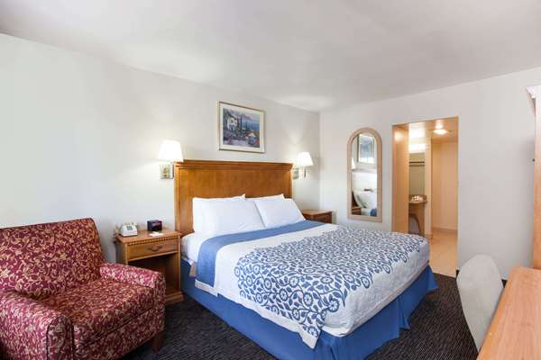  - Days Inn West Anaheim