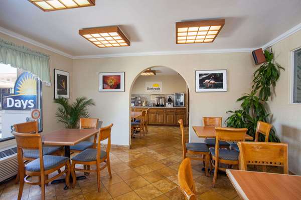  - Days Inn West Anaheim
