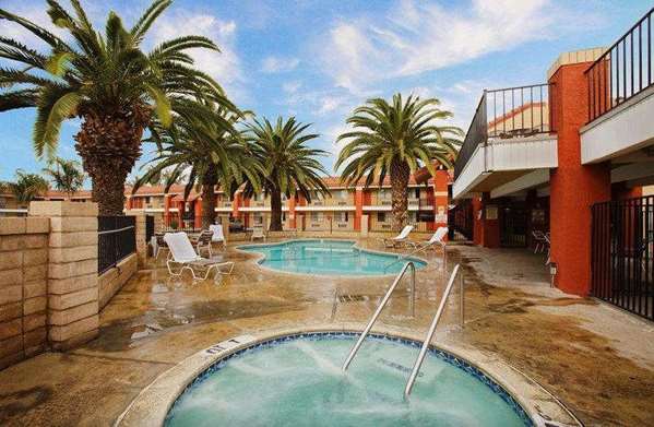 Pool - Days Inn Hemet