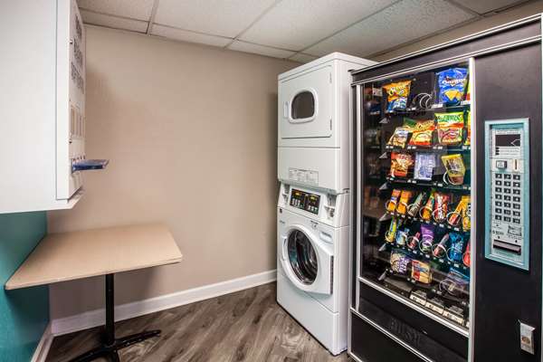 Amenities - Travelodge Hobby Airport Houston - I-45, Exit 36