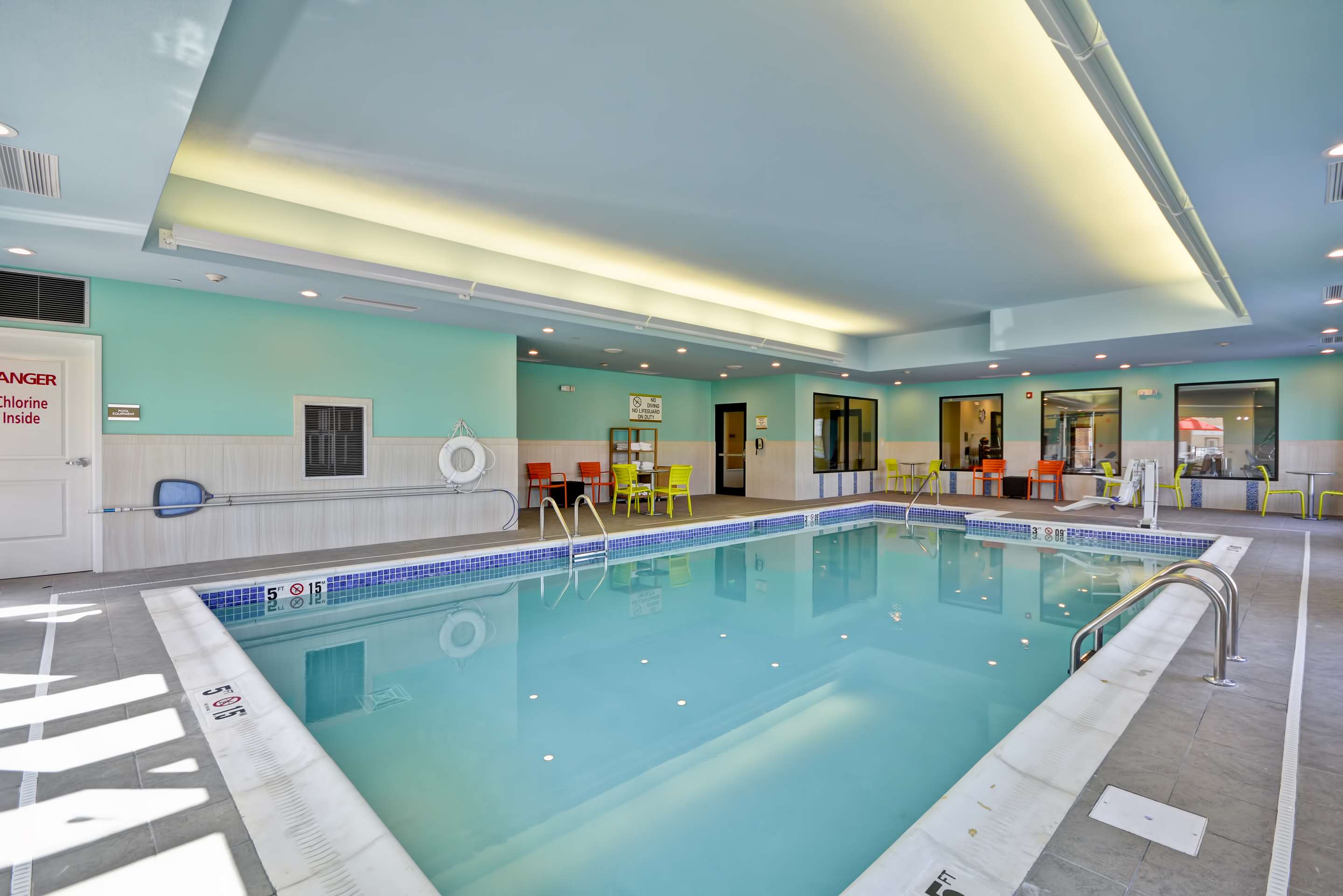 Pool | Home2 Suites by Hilton Evansville