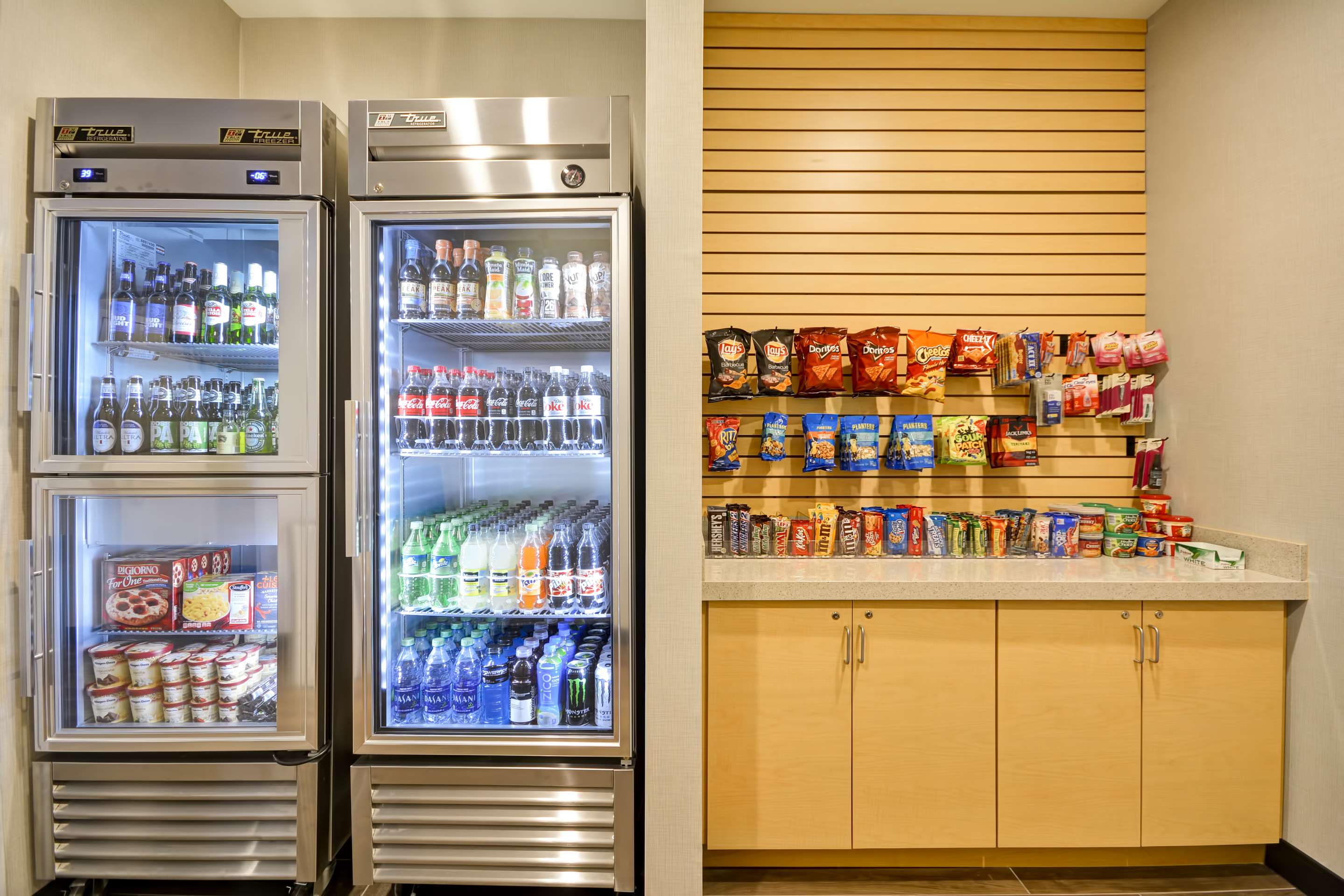 Restaurant | Home2 Suites by Hilton Evansville