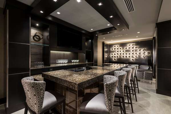 Bar - Hampton Inn & Suites Bridgewater