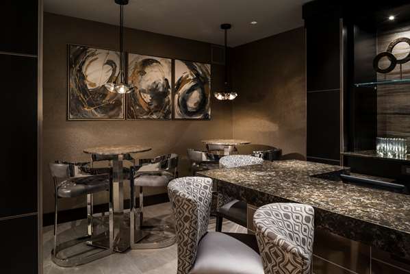 Bar - Hampton Inn & Suites Bridgewater