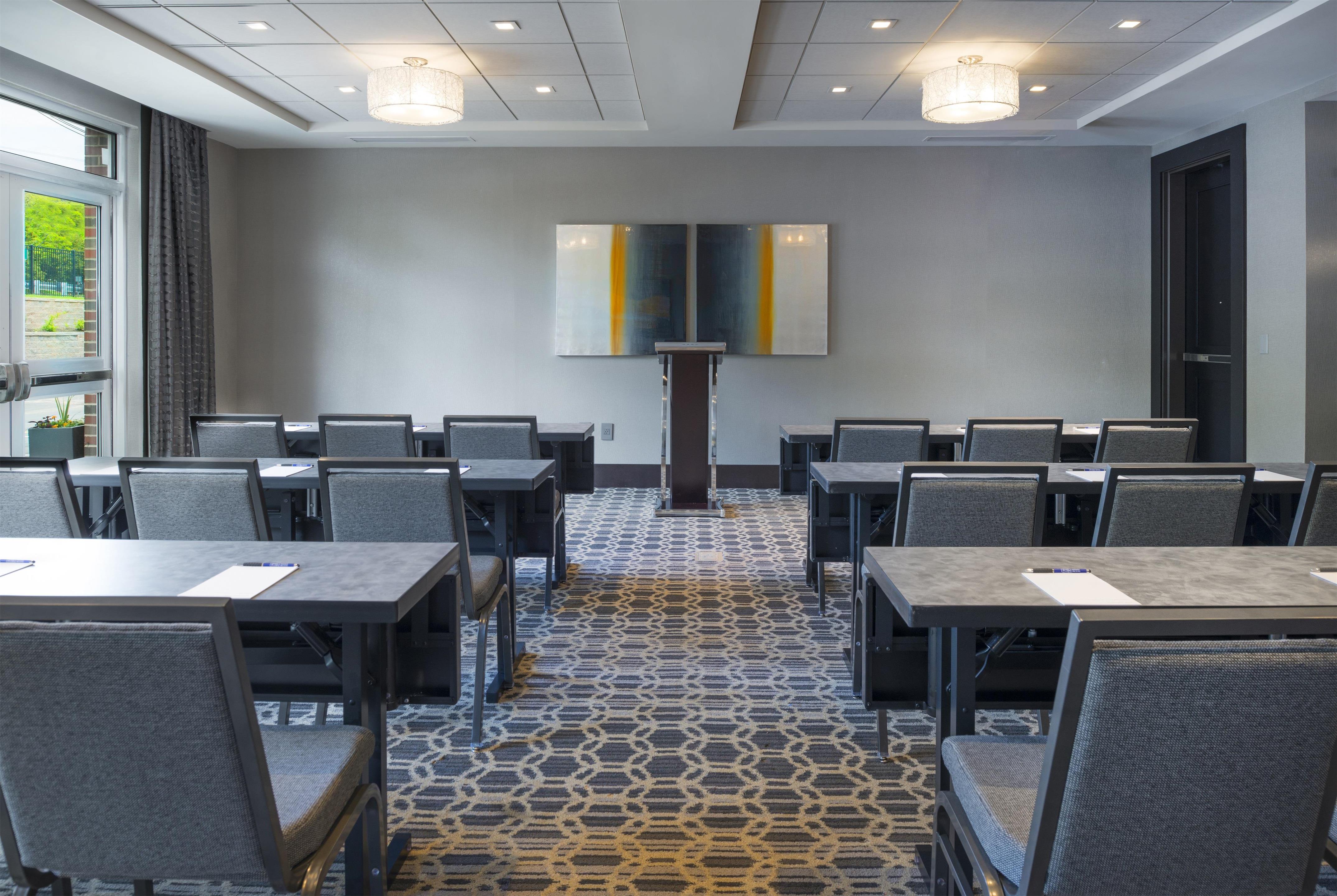 Meeting Room | Hampton Inn & Suites Bridgewater