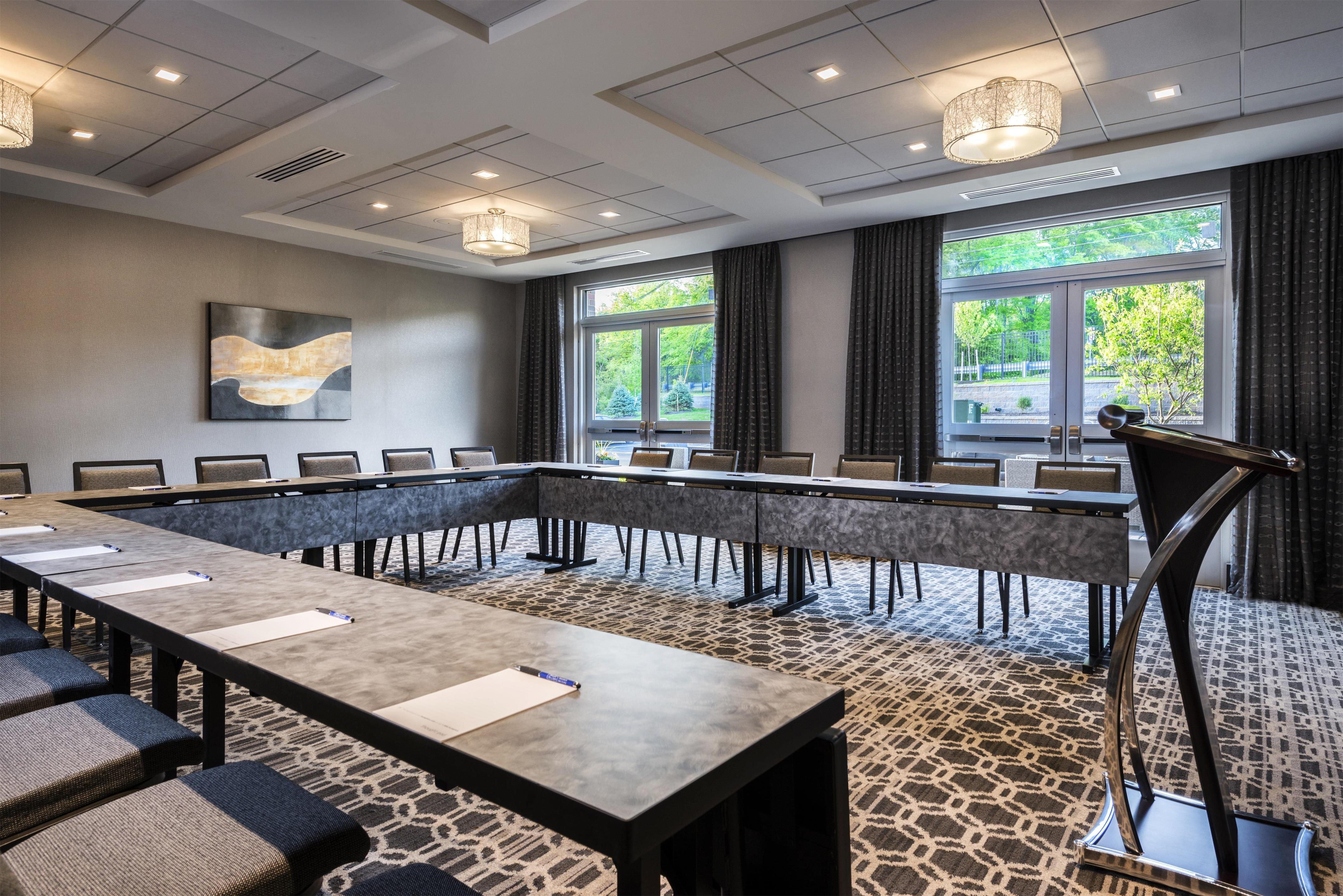 Meeting Room | Hampton Inn & Suites Bridgewater