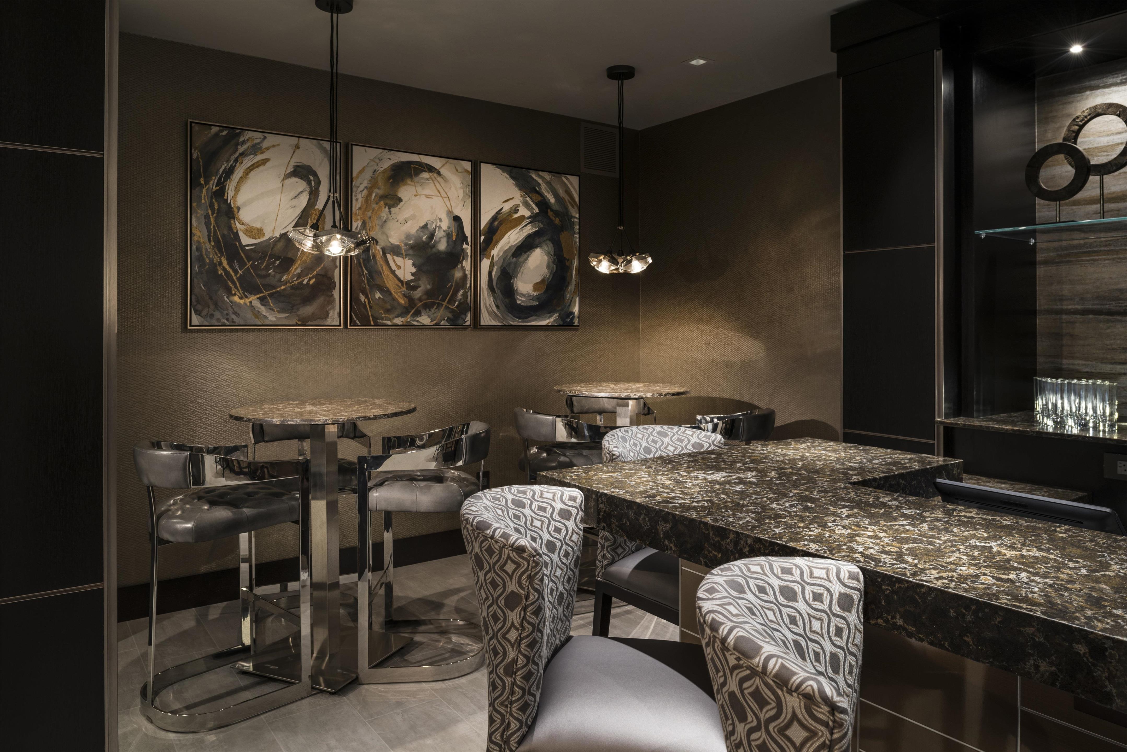 BarLounge | Hampton Inn & Suites Bridgewater