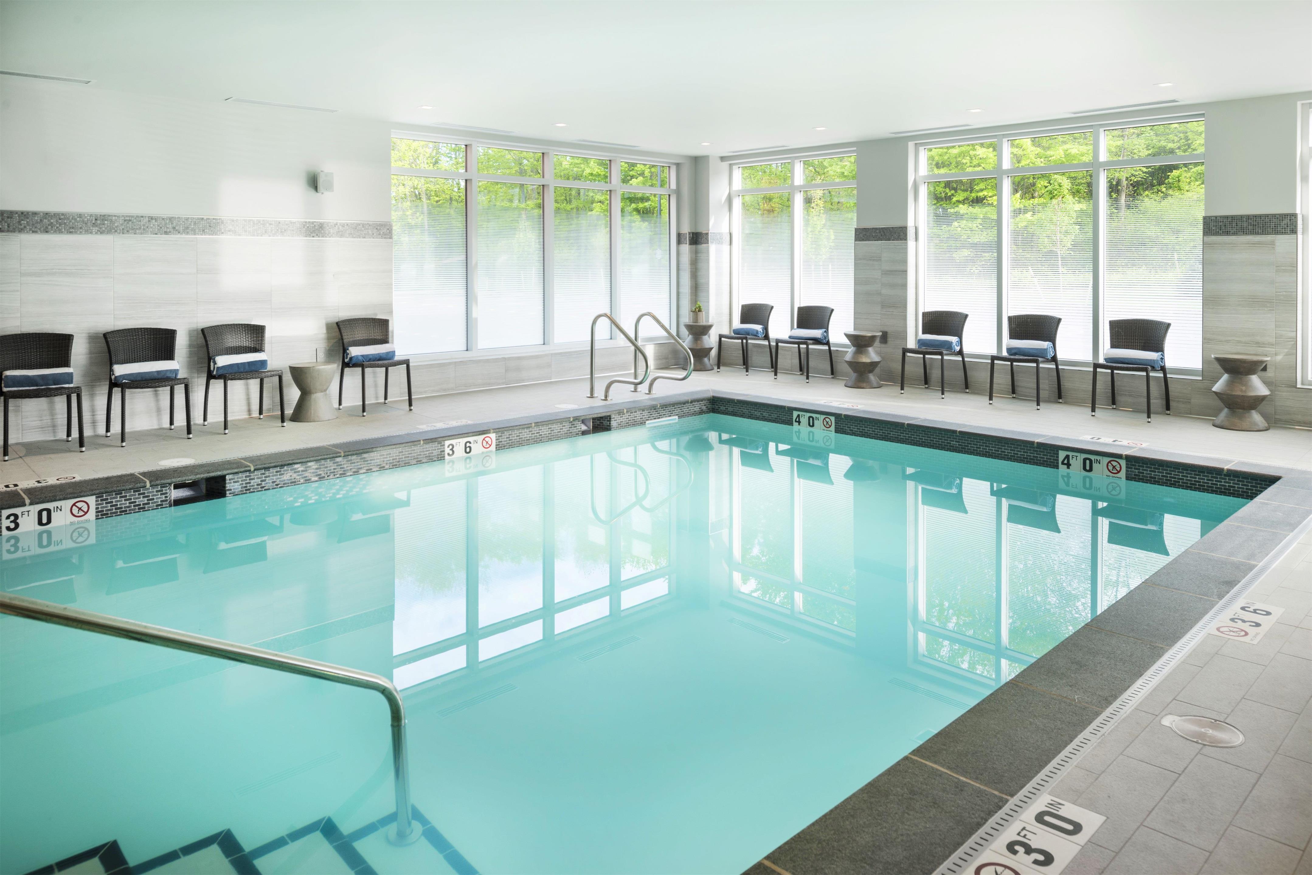 Pool | Hampton Inn & Suites Bridgewater