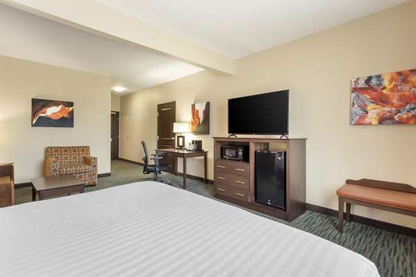 Suite - Best Western Plus Longhorn Inn & Suites Luling - I-10, Exit 632