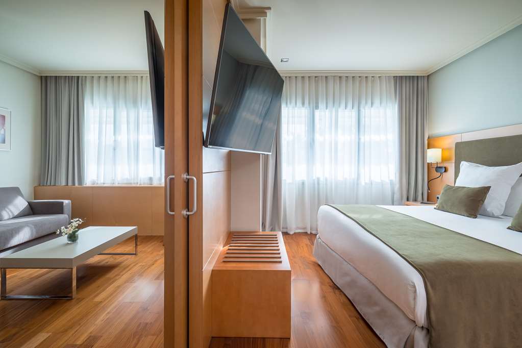 BARCELO MURCIA 7 CORONAS-guestroom-Guest Room,Suite,On-Site.jpg