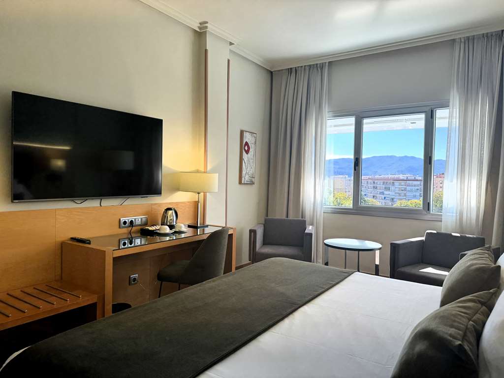BARCELO MURCIA 7 CORONAS-guestroom-Guest Room,On-Site.jpg