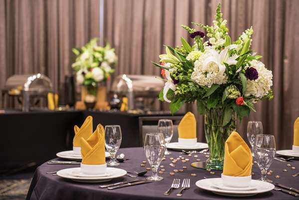 Restaurant - DoubleTree by Hilton East Lafayette - I-65, Exit 172