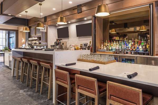 Bar - DoubleTree by Hilton East Lafayette - I-65, Exit 172