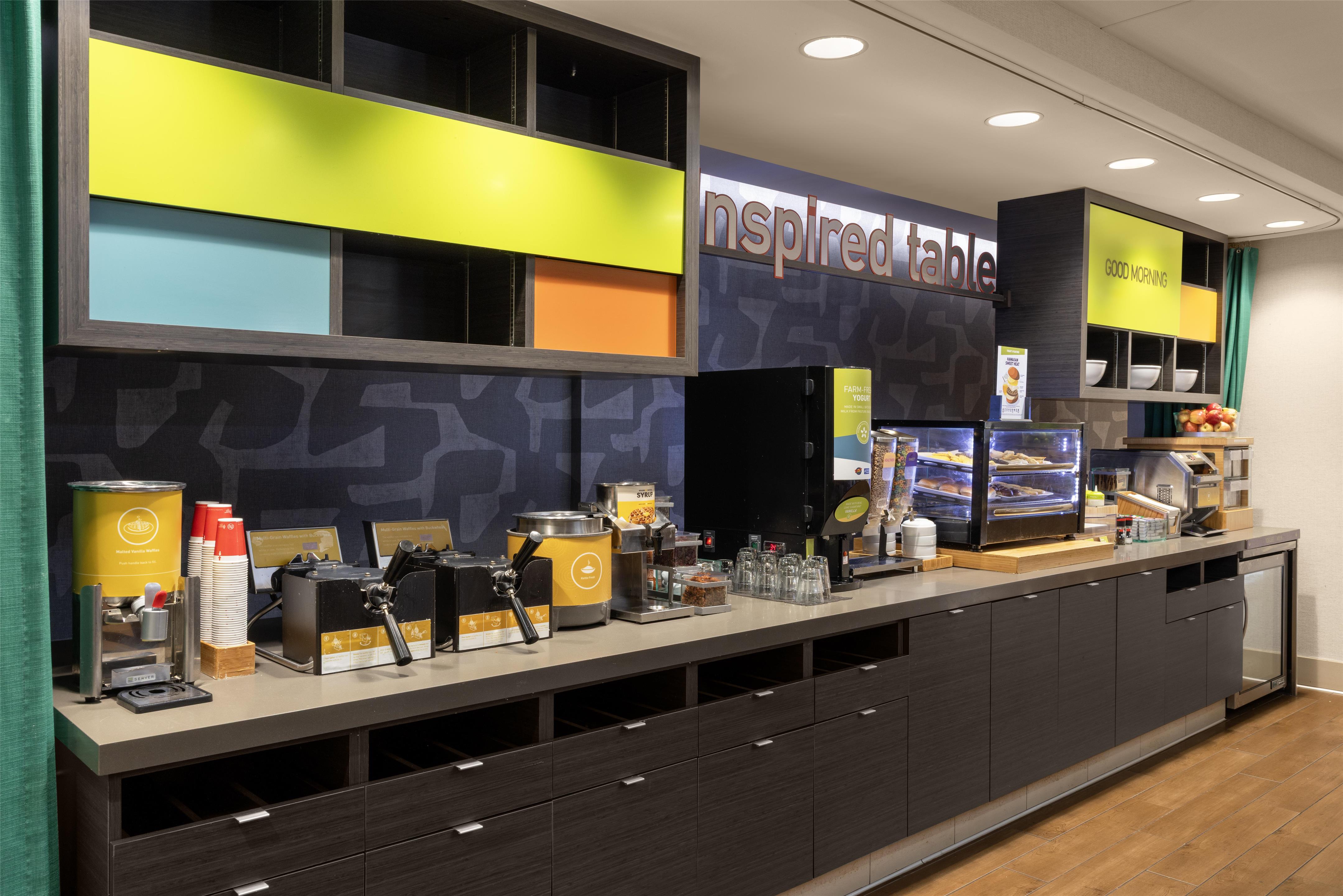 Breakfast Area | Home2 Suites by Hilton Minneapolis-Eden Prairie