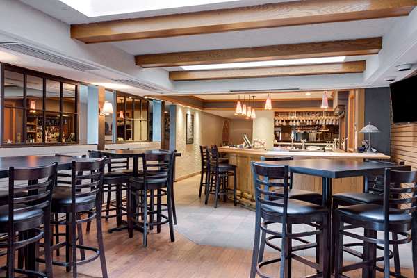 Bar - Ramada Hotel Pinewood Park Resort North Bay