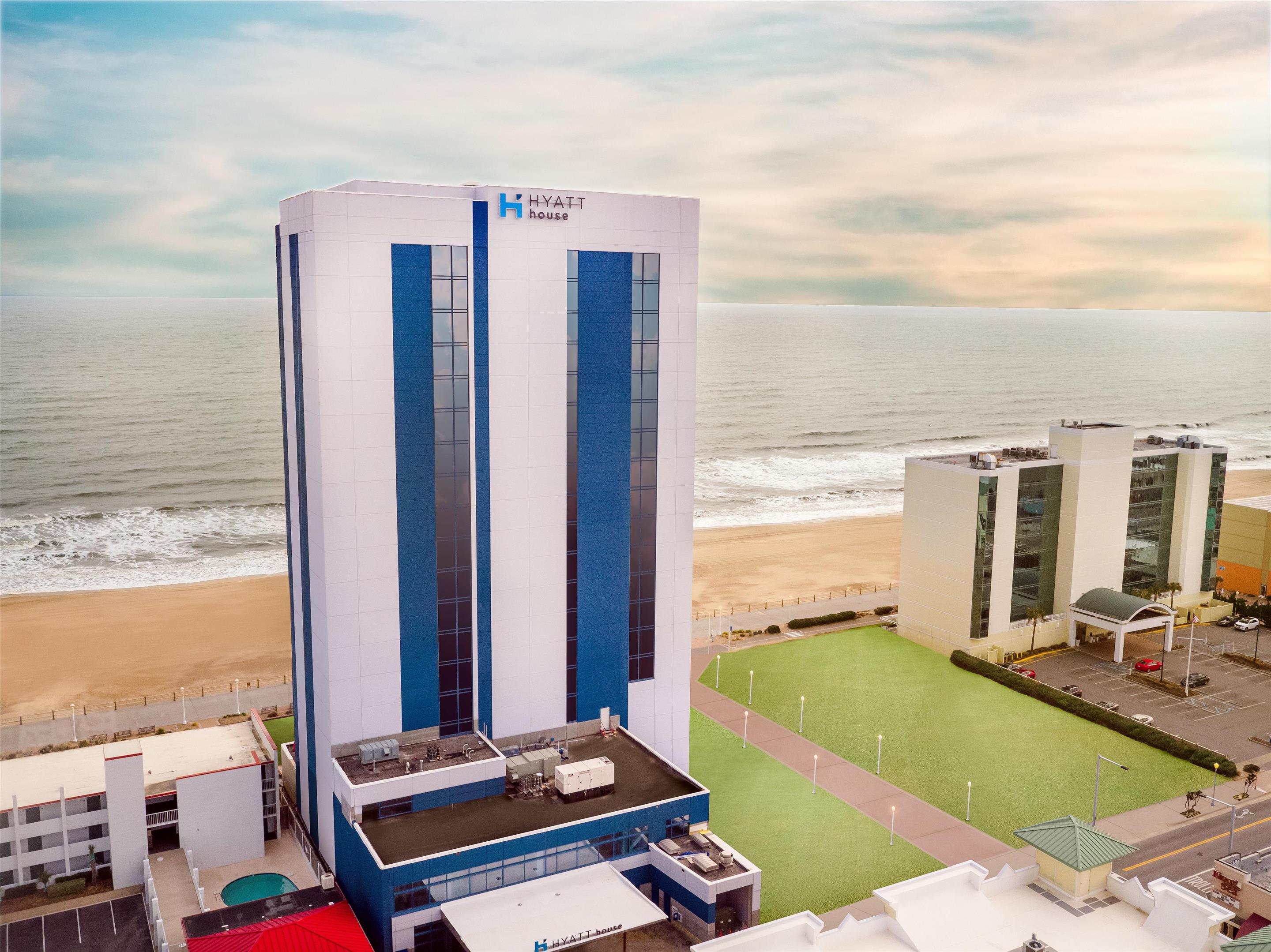 Exterior | Hyatt House Virginia Beach / Oceanfront