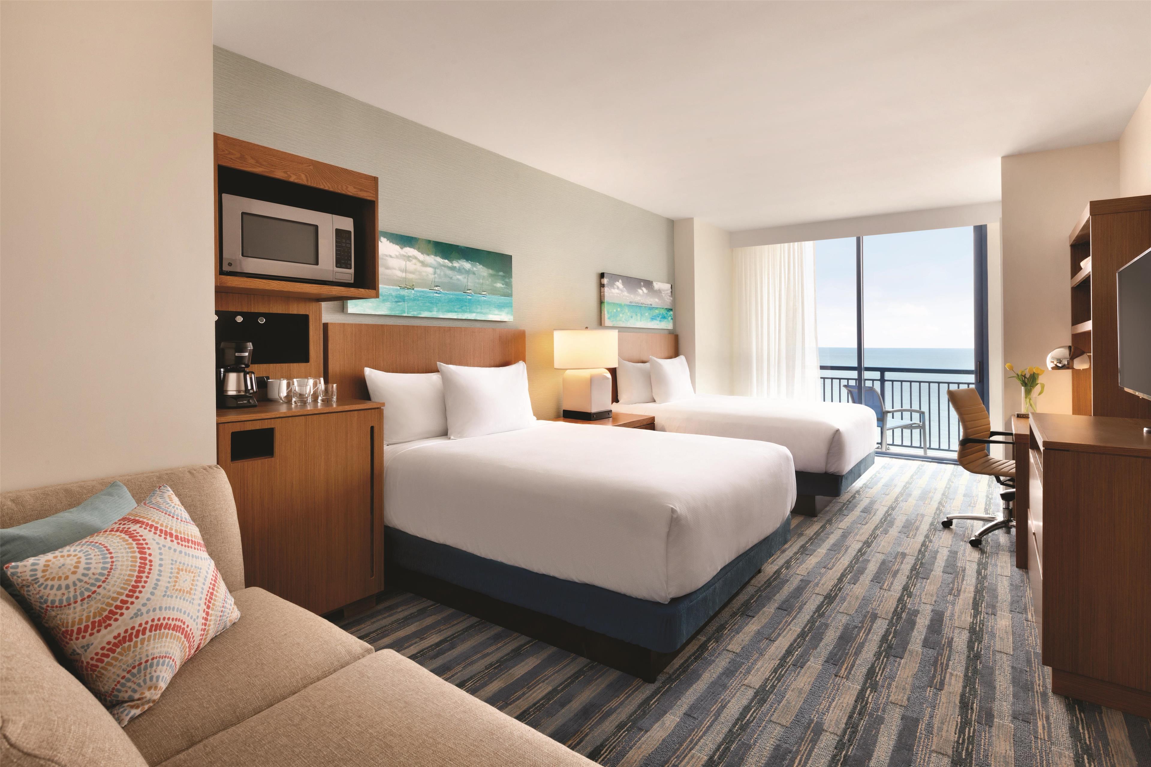 Hyatt House Virginia Beach / Oceanfront Room Type - Oceanfront Den Guestroom Two Queen Beds