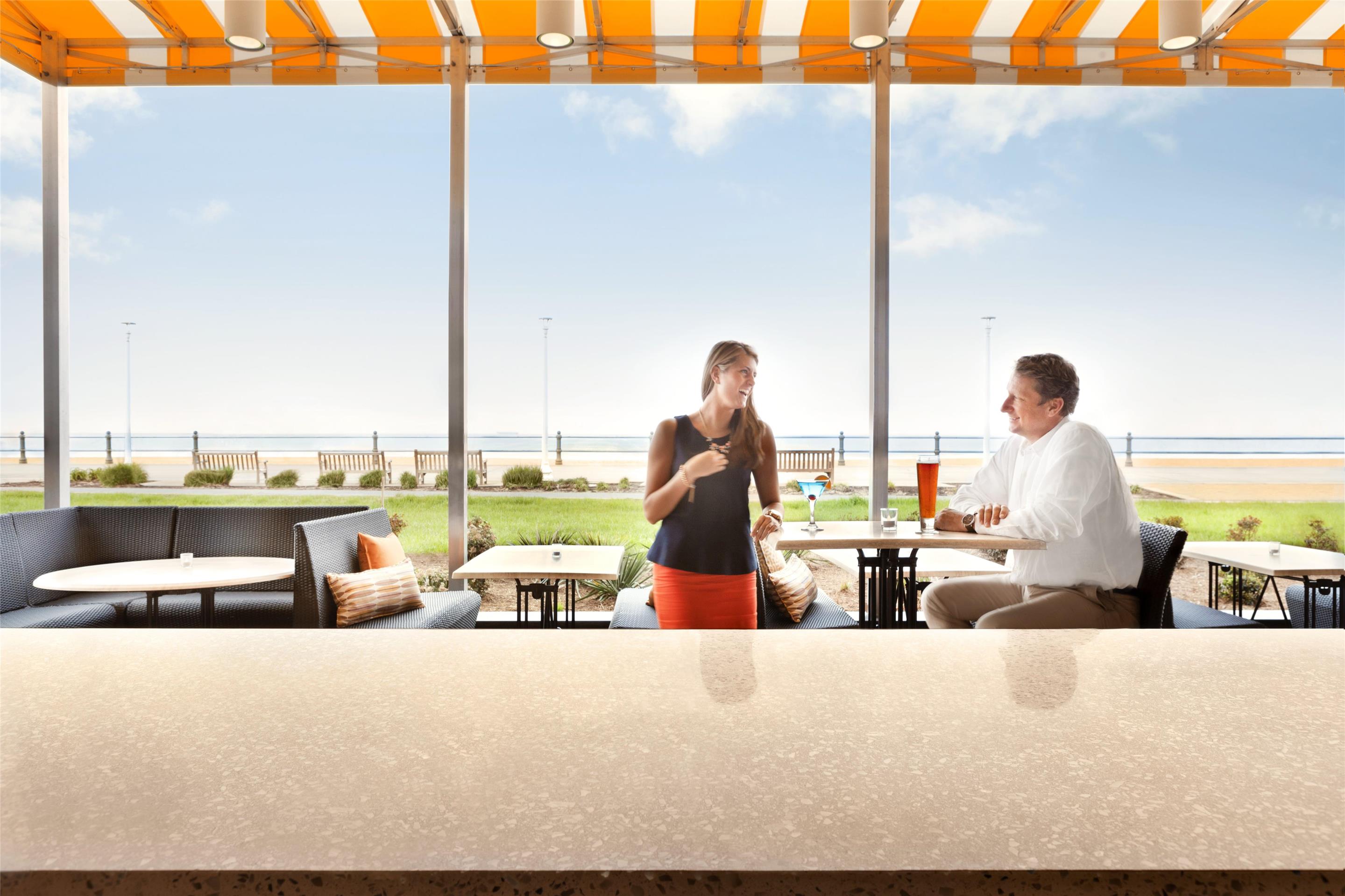 Bar Lounge | Hyatt House Virginia Beach / Oceanfront