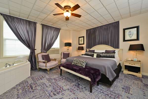 Suite - SureStay Collection by Best Western Genetti Hotel Williamsport
