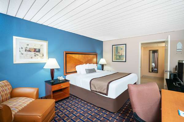  - Baymont Inn & Suites Knoxville - I-75, Exit 110