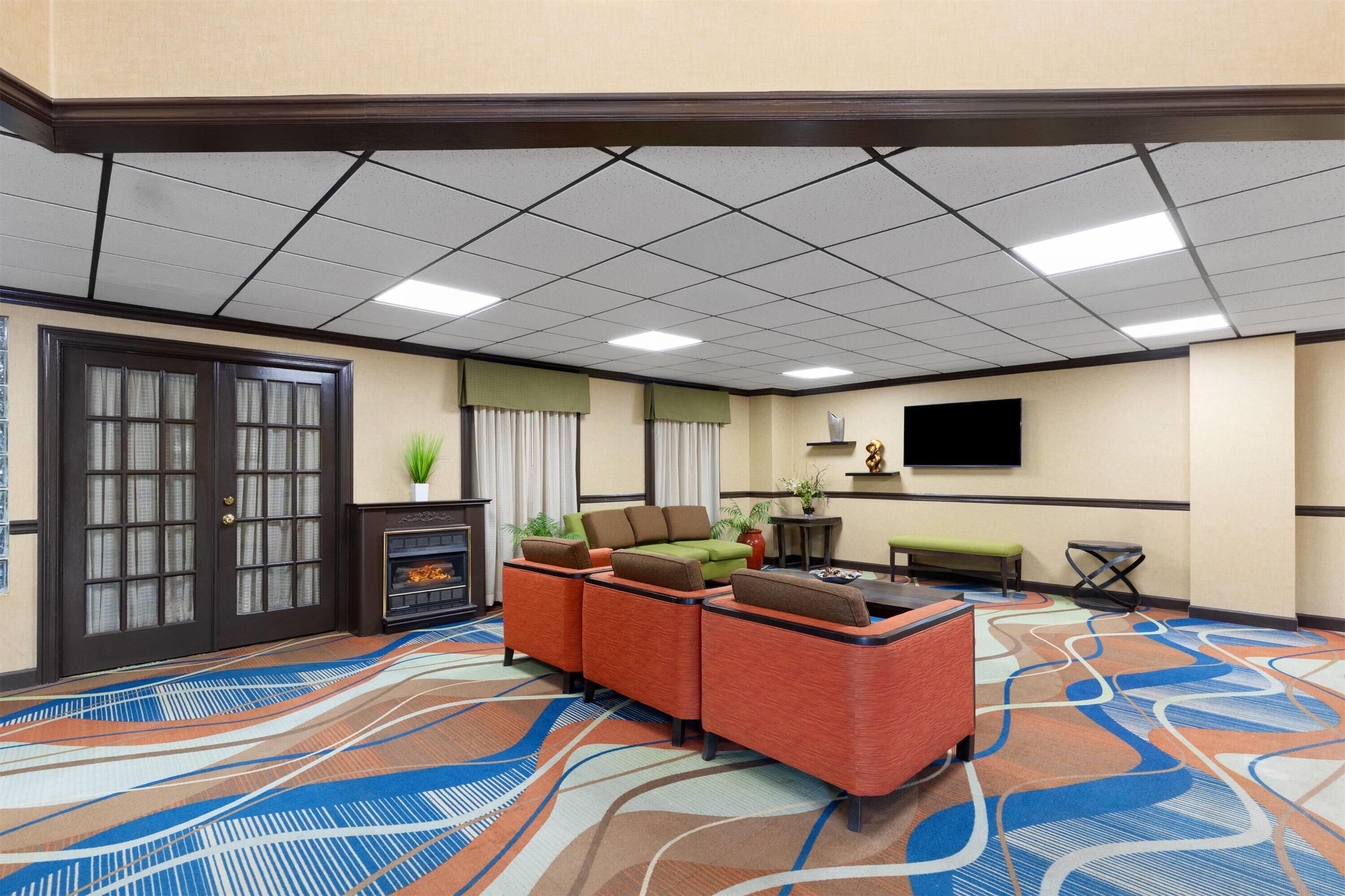 Lobby | Baymont by Wyndham Knoxville I-75