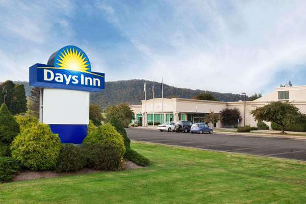 Exterior view - Days Inn Warren