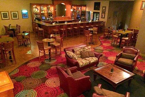 Restaurant - Days Inn Warren