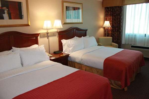  - Days Inn Warren