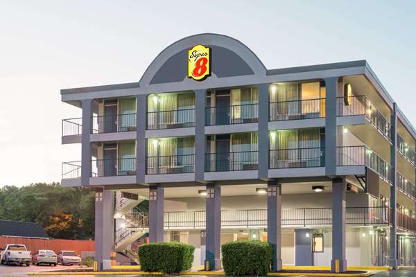 Exterior view - Super 8 Hotel Downtown Nashville - I-24 & I-65, Exit 87