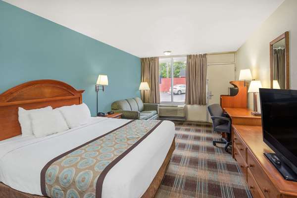  - Super 8 Hotel Downtown Nashville - I-24 & I-65, Exit 87