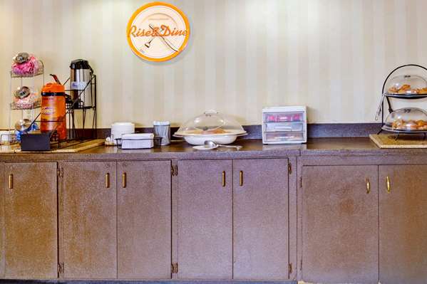  - Super 8 Hotel Downtown Nashville - I-24 & I-65, Exit 87