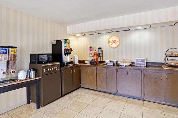  - Super 8 Hotel Downtown Nashville - I-24 & I-65, Exit 87