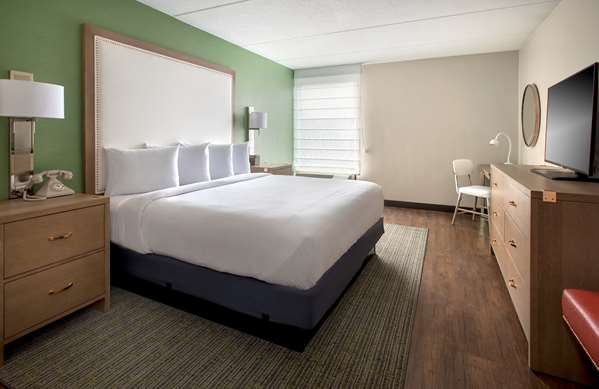  - Hayes Street Hotel West End Nashville - I-40 & I-65, Exit 209