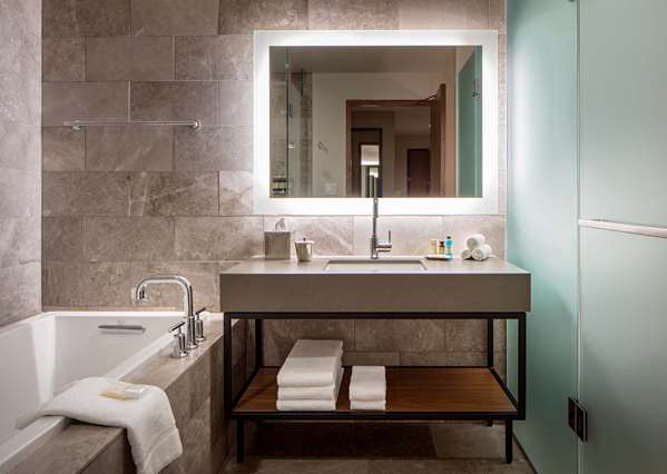  - Hyatt Regency Hotel Lake Washington Renton